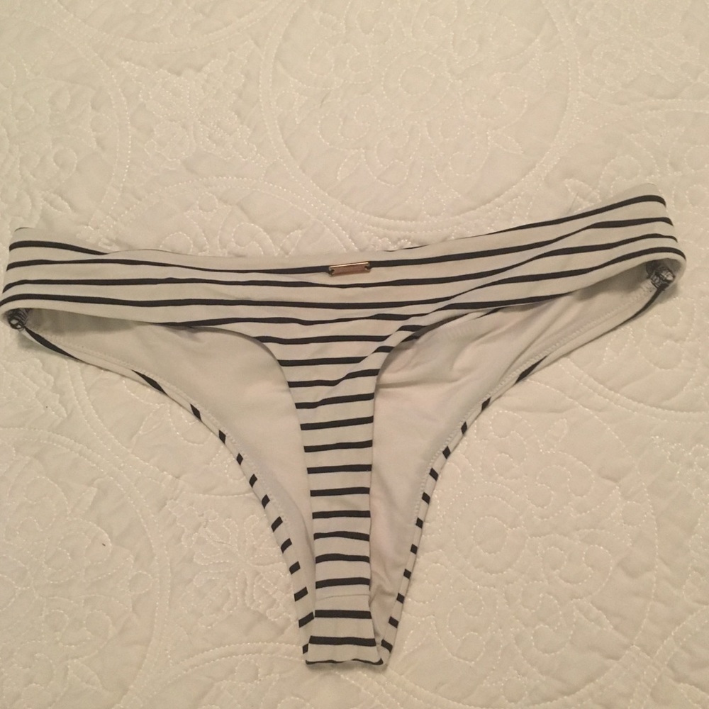Victoria’s Secret bottoms 2 pair